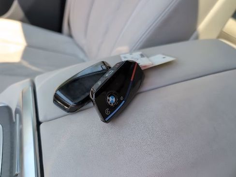 Used 2024 BMW X7 M60i w/ Executive Package image 30