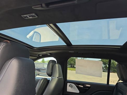 New 2025 Lincoln Aviator Black Label AWD/4WD image 32