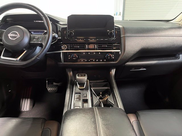 Used 2023 Nissan Pathfinder Platinum w/ Cargo Package FWD image 21