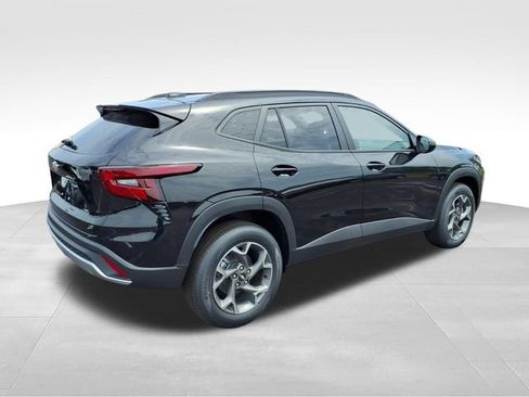 New 2026 Chevrolet Trax LT FWD image 3