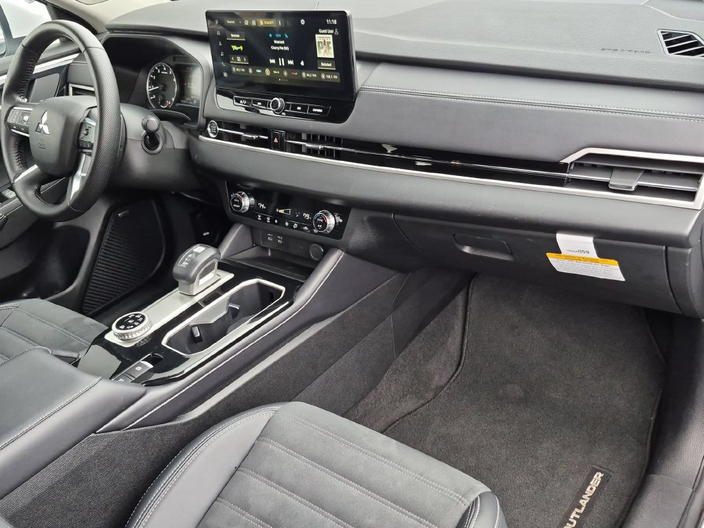Used 2025 Mitsubishi Outlander SE AWD/4WD image 30