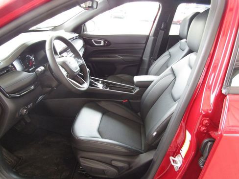 New 2026 Jeep Compass Latitude image 21