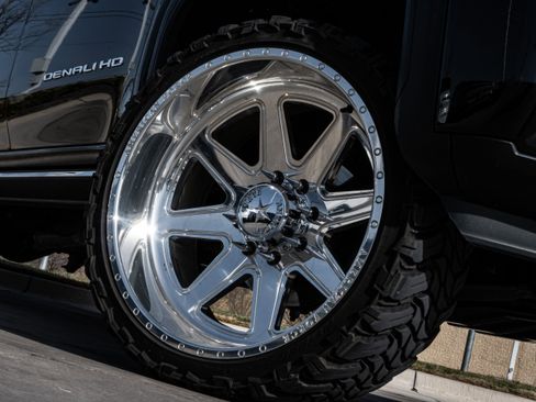 Used 2024 GMC Sierra 2500 Denali w/ Denali Reserve Package image 9