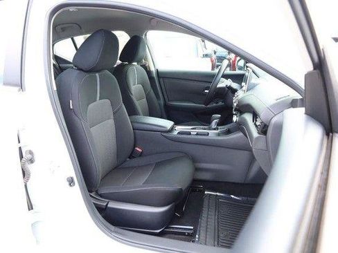 Used 2024 Nissan Sentra SV FWD image 23
