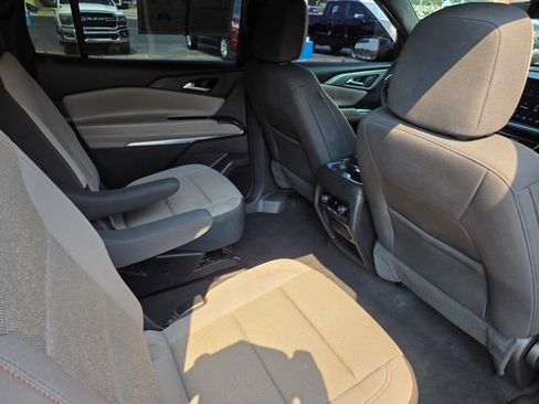 Used 2026 Chevrolet Traverse LT w/ Driver Confidence Package FWD image 40