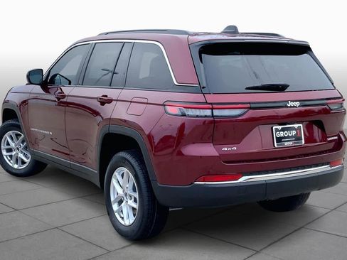 Used 2025 Jeep Grand Cherokee Laredo AWD/4WD image 11