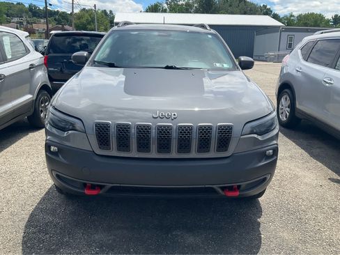 Used 2019 Jeep Cherokee Trailhawk w/ Cold Weather Group AWD/4WD image 2
