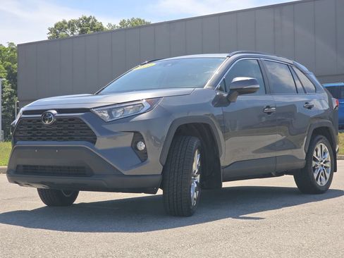 Used 2021 Toyota RAV4 XLE Premium AWD/4WD image 5