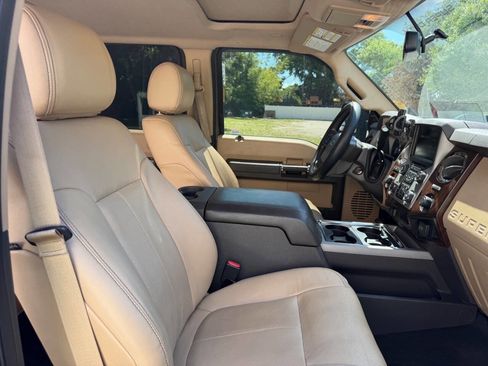 Used 2016 Ford F250 Lariat w/ Lariat Ultimate Package AWD/4WD image 56