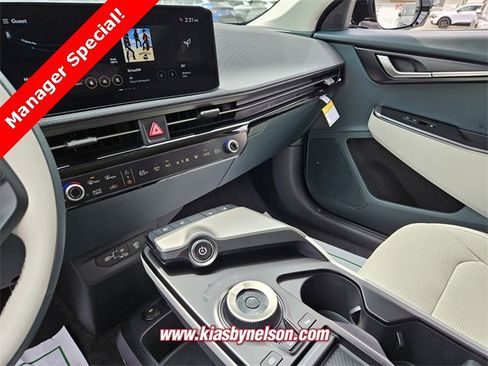 New 2025 Kia EV6 Wind image 10