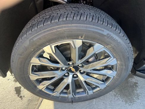 New 2026 Chevrolet Suburban High Country w/ Sun And Tow Package image 37