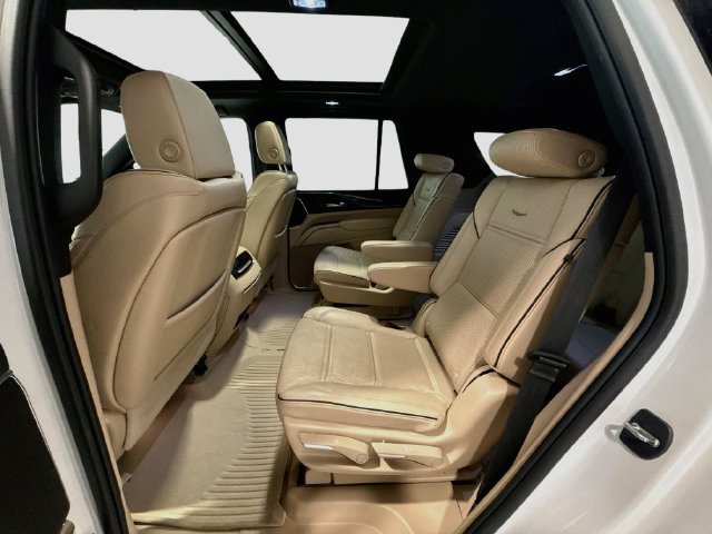 Used 2023 Cadillac Escalade Premium Luxury w/ LPO, Floor Liner Package AWD/4WD image 22