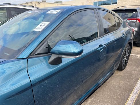 Used 2025 Toyota Camry SE image 13