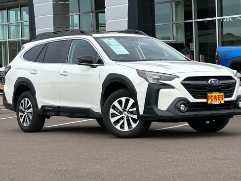 Used 2023 Subaru Outback Premium image 2