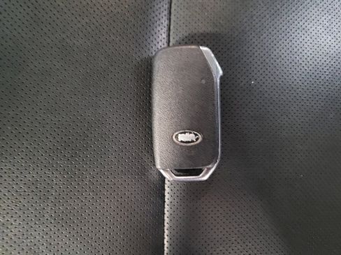 Used 2020 Kia Telluride LX AWD/4WD image 32