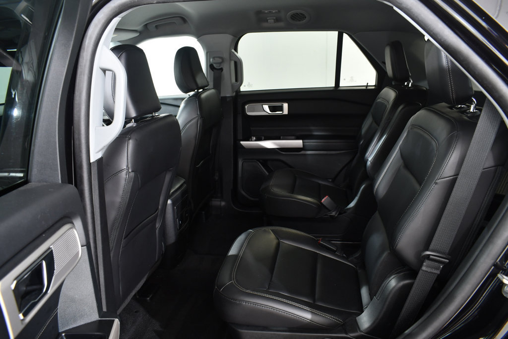Used 2024 Ford Explorer XLT w/ Equipment Group 202A AWD/4WD image 16