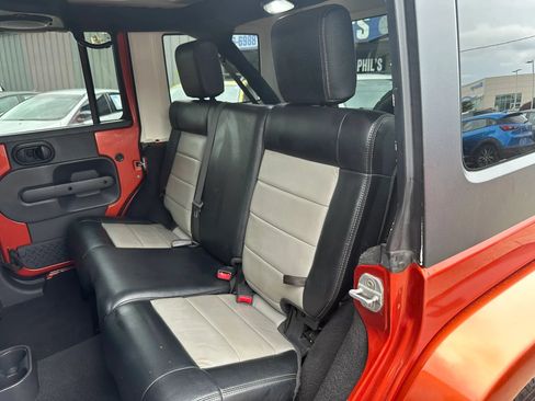 Used 2009 Jeep Wrangler Unlimited Sahara w/ Limited Group AWD/4WD image 10