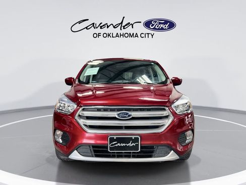 Used 2019 Ford Escape SE FWD image 3