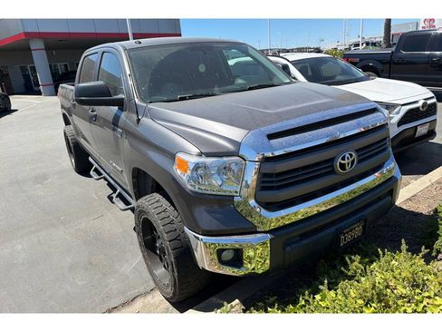 Used 2014 Toyota Tundra SR5 RWD image 2