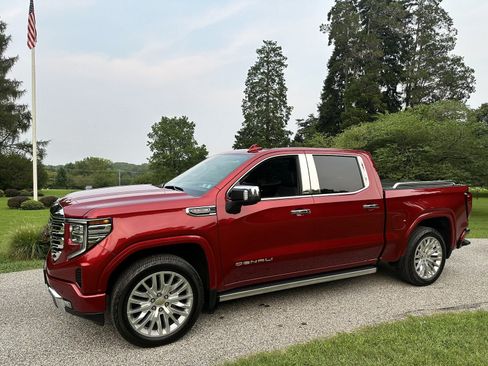 Used 2022 GMC Sierra 1500 Denali w/ Denali Reserve Package AWD/4WD image 5