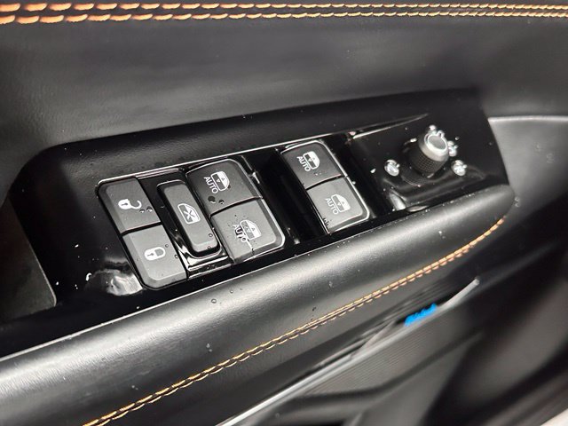 Used 2025 Jeep Grand Wagoneer L Series III AWD/4WD image 16