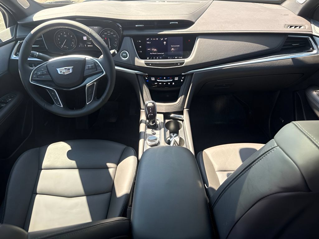 Used 2026 Cadillac XT5 Premium Luxury w/ LPO, ONYX Package FWD image 15