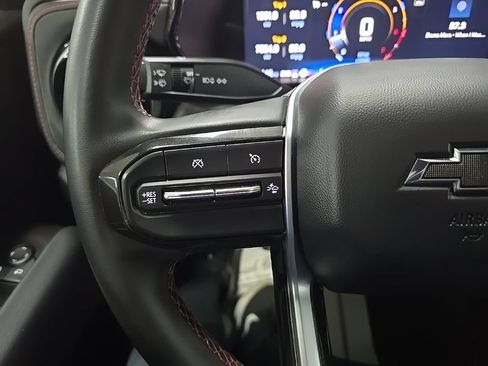 Used 2025 Chevrolet Colorado Z71 AWD/4WD image 19