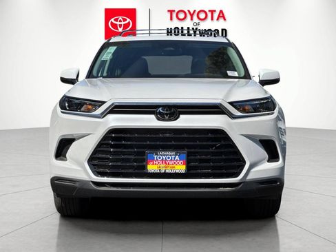 New 2026 Toyota Grand Highlander FWD image 8