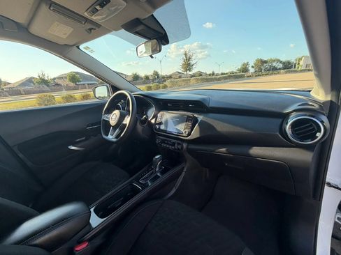 Used 2022 Nissan Kicks SV FWD image 19