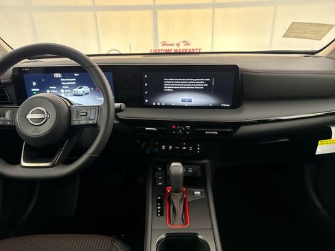 New 2026 Nissan Kicks SR image 12