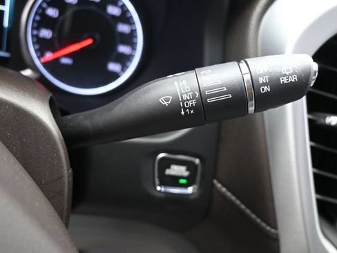 Used 2018 GMC Acadia SLT FWD image 30