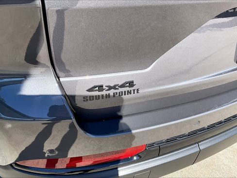 New 2025 Jeep Grand Cherokee Altitude image 15