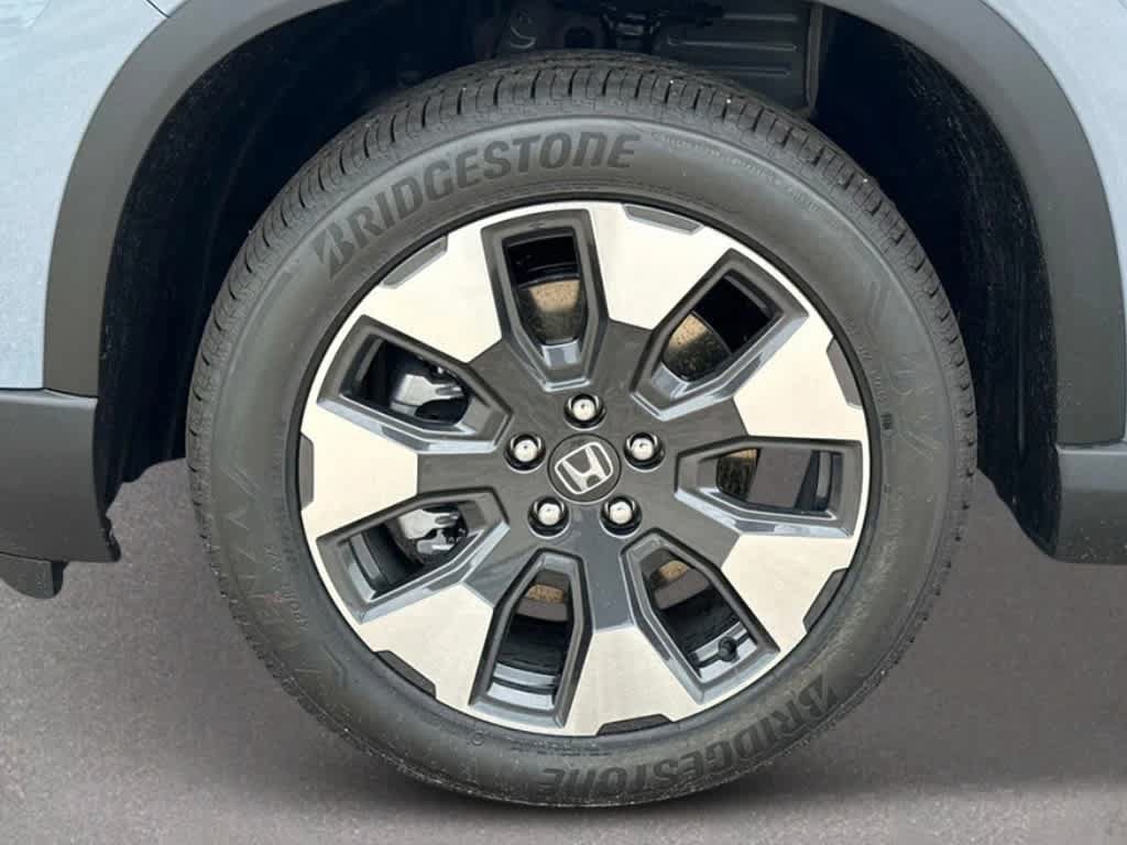 New 2026 Honda Pilot Touring image 9