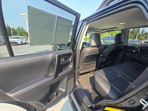 Used 2023 Toyota 4Runner TRD Off-Road Premium w/ Moonroof Package AWD/4WD image 15