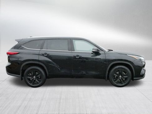 Used 2022 Toyota Highlander XLE image 8