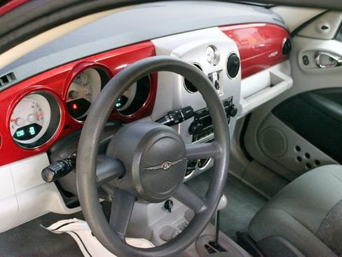 Used 2009 Chrysler PT Cruiser FWD image 14