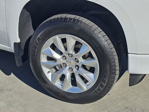 Used 2024 Chevrolet Silverado 1500 Custom image 8