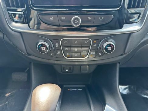 Used 2022 Chevrolet Traverse LT AWD/4WD image 13