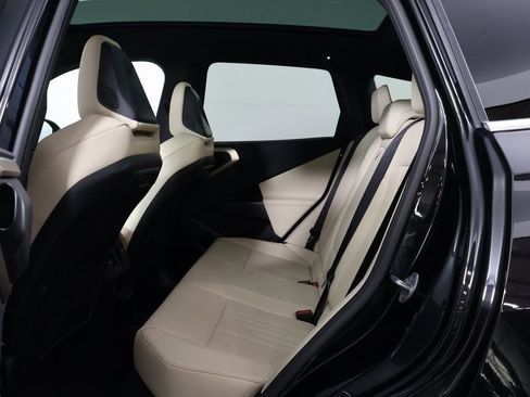 Used 2025 BMW X3 xDrive30i w/ Premium Package image 11