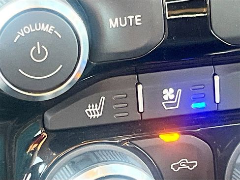 Used 2020 RAM 1500 Laramie image 20