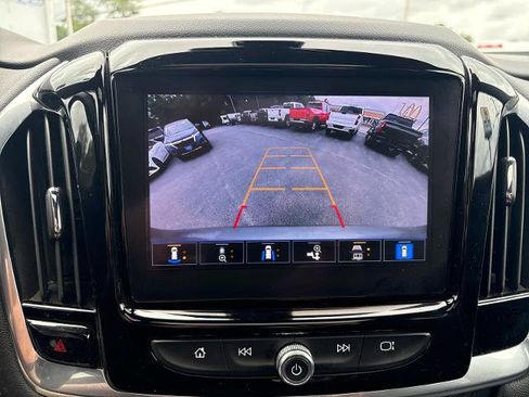 Used 2023 Chevrolet Traverse Premier AWD/4WD image 30