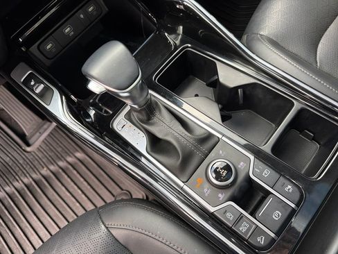 Used 2023 Kia Sorento SX image 25