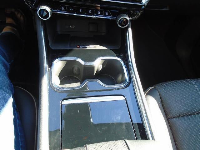 Certified 2026 Chevrolet Traverse High Country AWD/4WD image 18