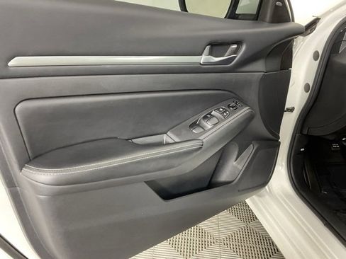 Used 2022 Nissan Altima 2.5 SV image 11