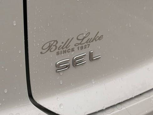 Used 2024 Volkswagen Atlas Cross Sport SEL Premium R-Line AWD/4WD image 9