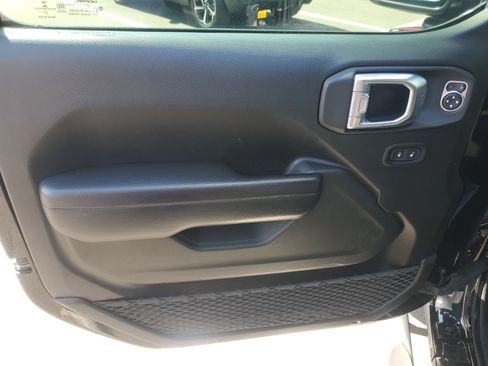Used 2021 Jeep Gladiator Sport AWD/4WD image 8