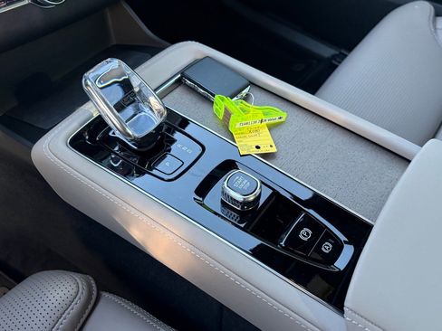 New 2026 Volvo XC90 B6 Ultra w/ Lounge Package image 15