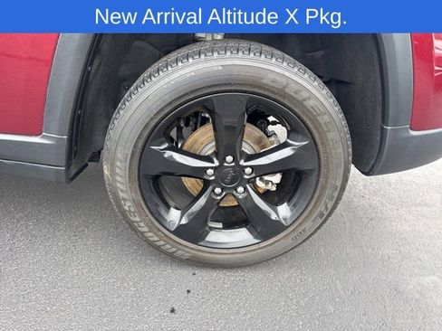 Used 2024 Jeep Grand Cherokee Altitude AWD/4WD image 26