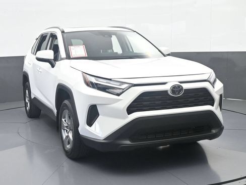 Used 2025 Toyota RAV4 XLE w/ Convenience Package FWD image 9