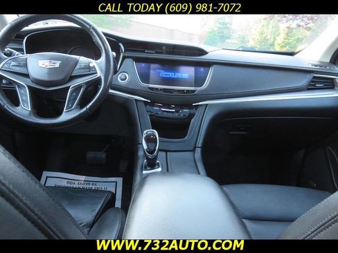Used 2017 Cadillac XT5 Luxury w/ Driver Awareness Package AWD/4WD image 19